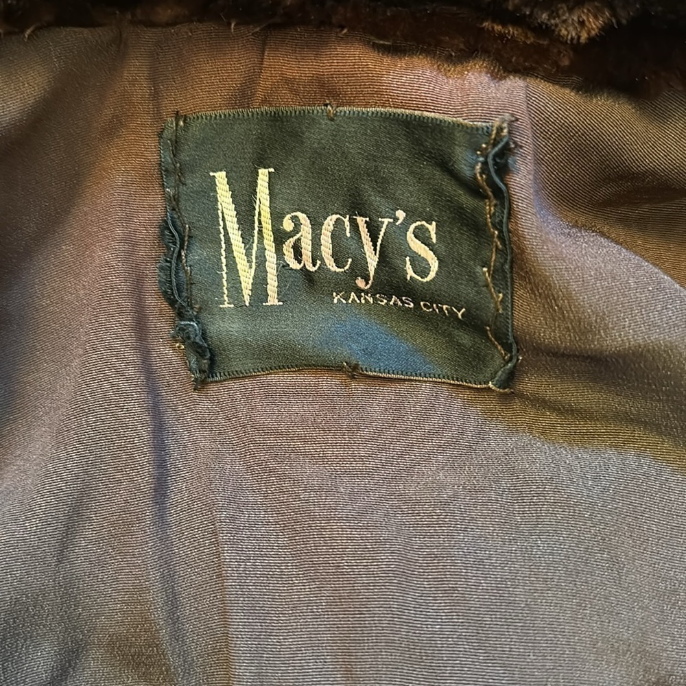 VINTAGE FUR - Beautiful ๐ Macys Kansas City - Picture 11 of 16